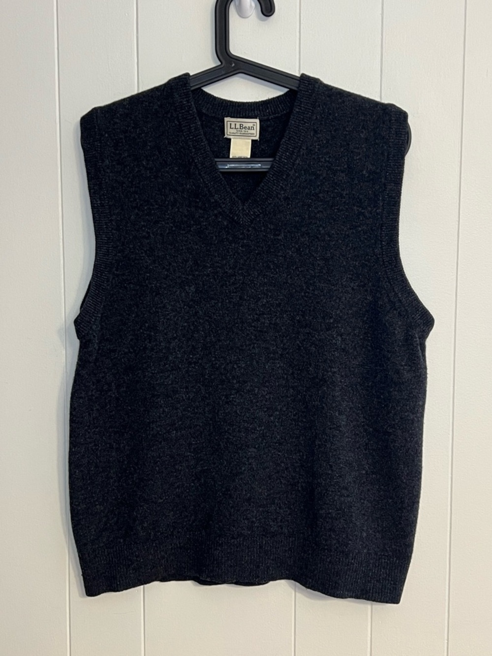 L.L.Bean 100% Lambswool V-neck‎ sweater vest Size L